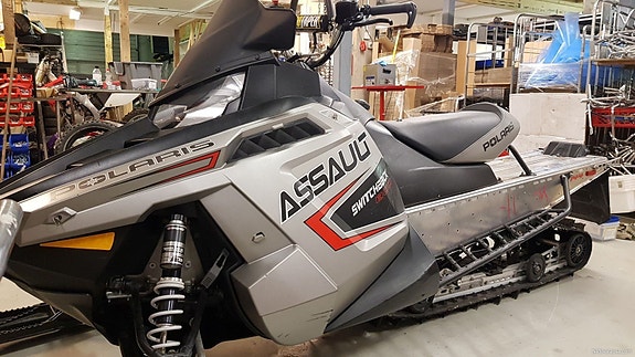 Polaris Switchback Assault 800 144 2011