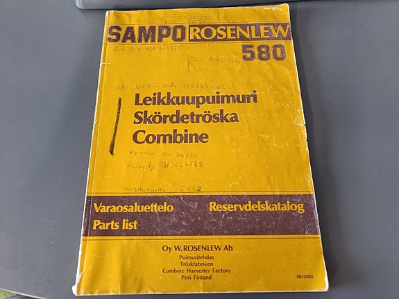 Sampo 580 leikkuupuimurin varaosakirja