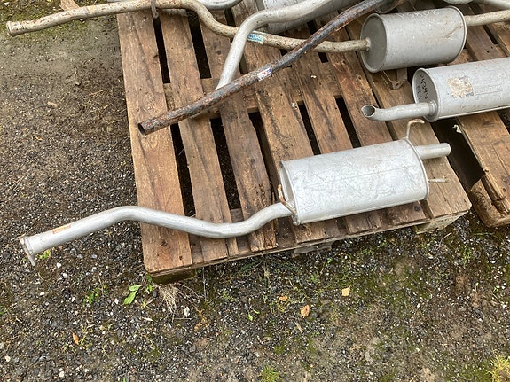Honda Accord 1.6/1.8 Peräpönttö 82-85 (86-89)