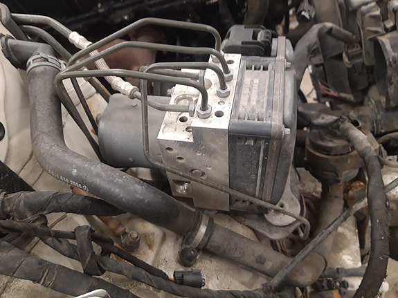 MB W211 facelift abs pumppu