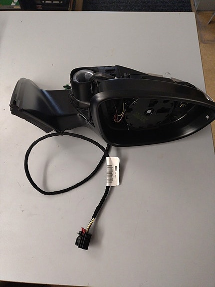 VW, Jetta 11-18 oik. Sivupeilin runko 5C857508R