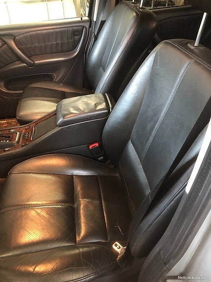 Mercedes ML Nahkasisusta