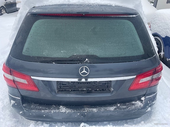 Mercedes E W212 Takaluukku