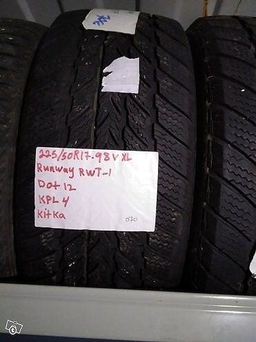 Kitkarenkaat 225/50R17 98Vxl Runway 4kpl Q26