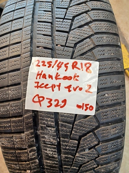 Kitkarenkaat 225/45R18 hankook Q329