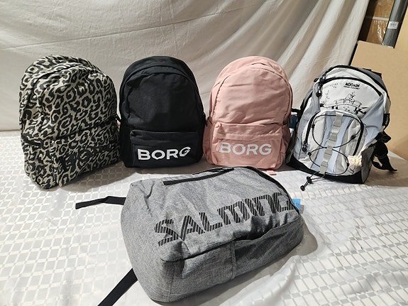 Uusia Borg, Salming ja muumi reppuja