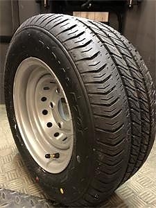 195/55R10C Peräkärryn rengas vanteella