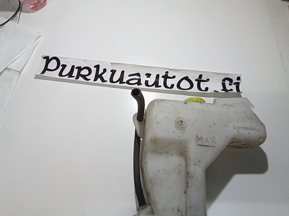 Nissan primera p12 paisuntasäiliö 2003