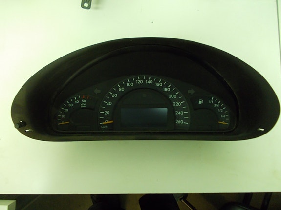 Mb 220cdi w203 mittaristo vm2003