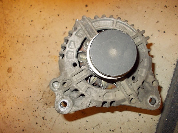 Vw passat 2005 laturi