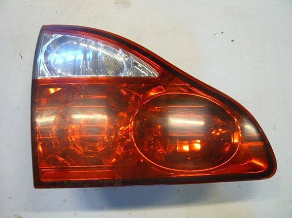 Toyota avensis verso Takavalo vasen 2003