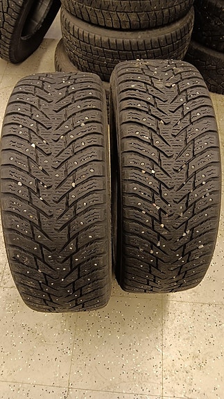 Nokian 225/60R17 Hakkapeliitta 8 SUV käytetyt 2kpl