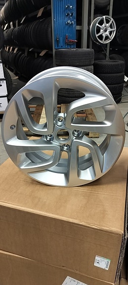 4kpl Uudet Opel CrosslandX 16" 4x108 alut