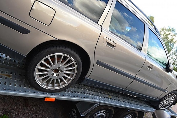 Volvo V70 2.3 bensa autom. -00 varaosia