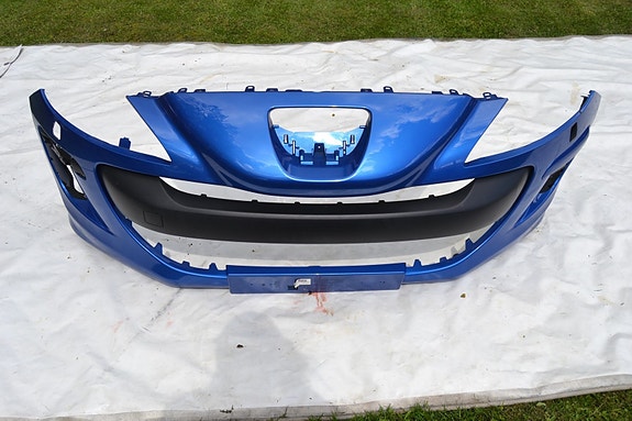Peugeot 308 -10 etupuskuri