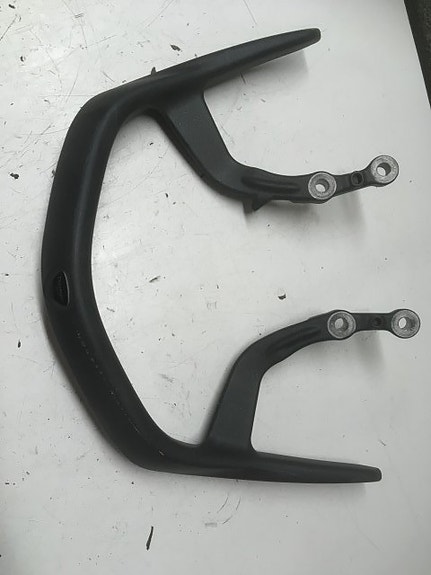 Triumph Speed triple Grab rail takakahva