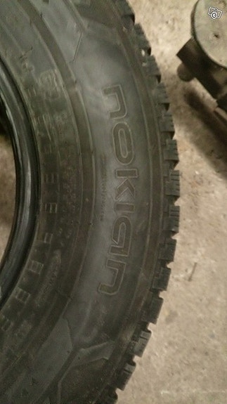 1 x 235/75R15 Nokian Hakkapeliitta 5