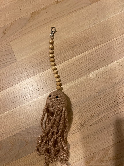 Vauvan virkattu hämähäkkilelu