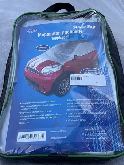 Puolipeite mopoautoon