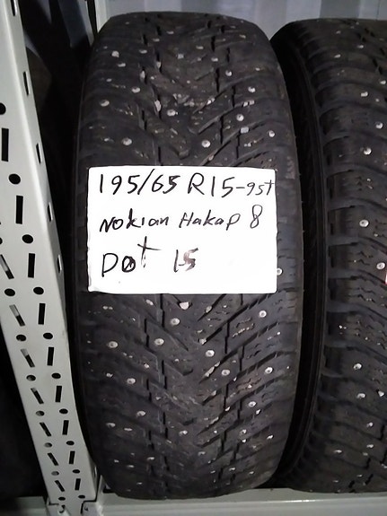 Nastarenkaat 195/65R15 Nokian Hlkp8 4kpl