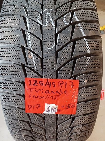 Kitkarenkaat 225/45R17 triangle 4kpl Q199