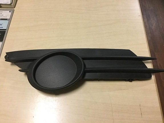 Puskurin ritilä oik.13229483 Opel Corsa D