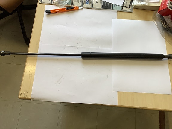90127137 takaluukun kaasujousi OPEL CORSA A CC