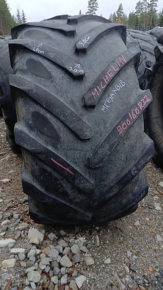 Käytetty rengas 900/60R32 MICHELIN MEGAXBIB