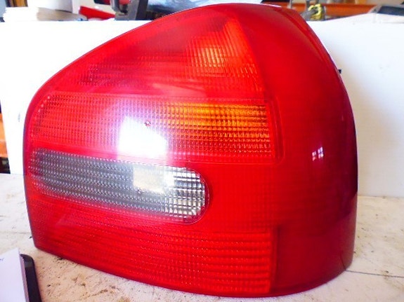 Audi a3 takavalo oikea 1997