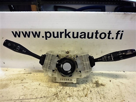 Mitsubishi outlander Monitoimikatkaisin keskus -05