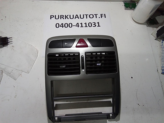 Peugeot 307 radiokehys 2003