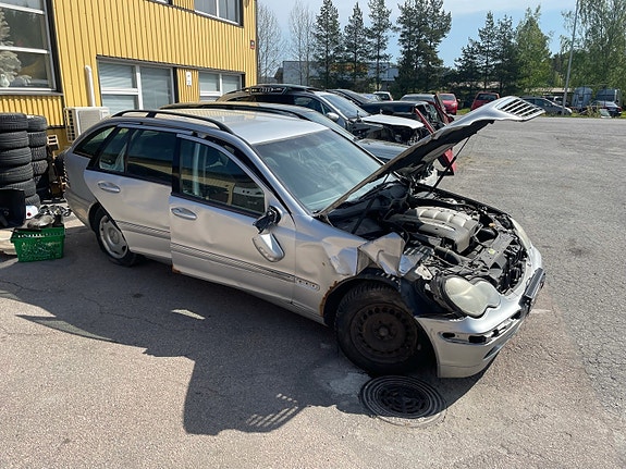 Mb w203 220cdi sekalaista osaa