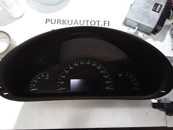 Mb c-sarja w203 mittaristo täydellinen 2001
