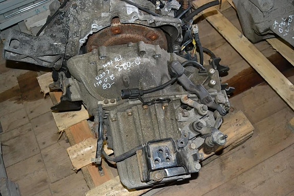 Kia Ceed 2.0 diesel manuaali laatikko -08