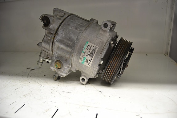 Vw Golf 040-09 ilmastoinnin kompressori