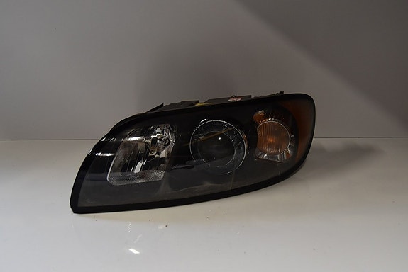 Volvo C70 -06 ajovalo vasen