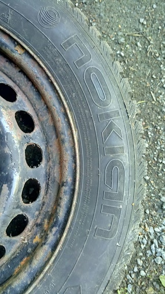 4x 185/65R15 nastarenkaat+ BMW levyt