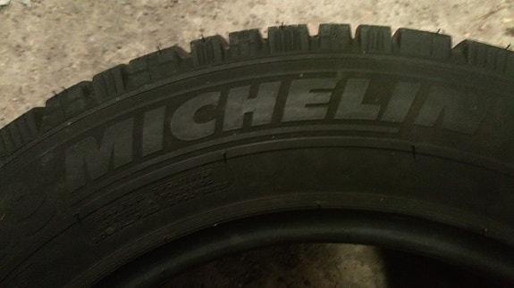 2x 215/65R16 C Michelin Agilis nastarenkaat
