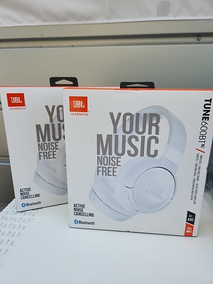 Uudet JBL tune600BTnc Bluetooth kuulokkeet