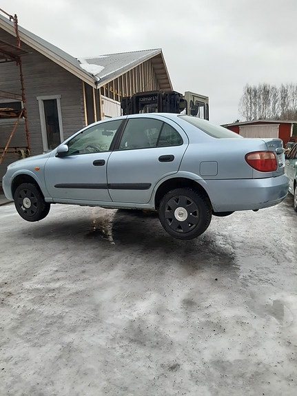 Nissan Almera