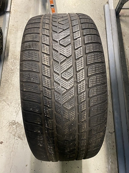 1KPL 20-tuumainen pirelli scorpion kitkarengas