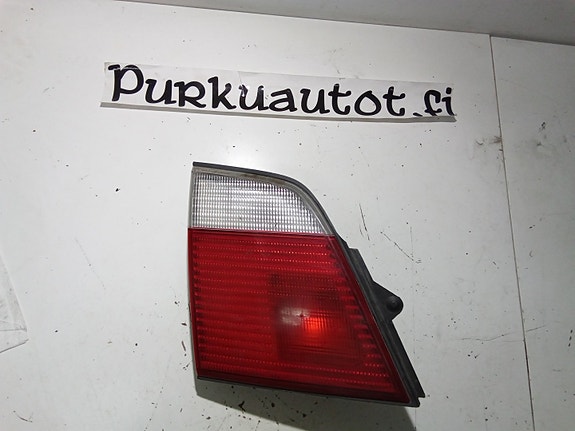 Nissan primera p11 takakannen valo 2000