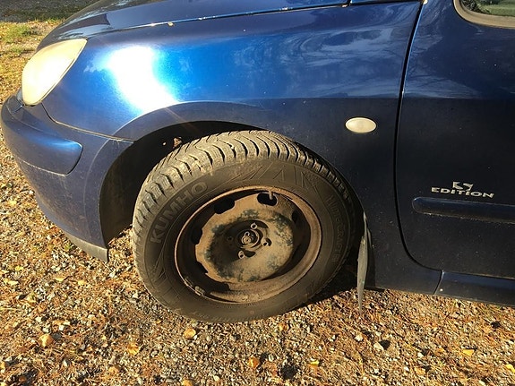 Nastarenkaat kumho 195-65-15 pösön vanteilla