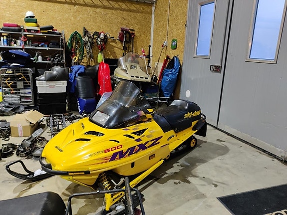 Ski-doo mxz purkuun