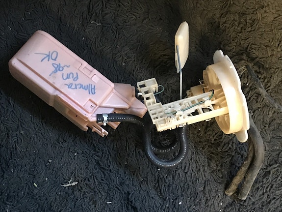 Nissan almera polttoaine pumppu 1998