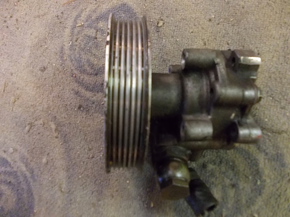Audi a4 2003 ohjaustehostimen pumppu