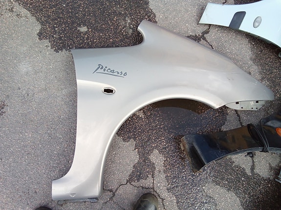Citroen picasso lokasuoja oikea 2003
