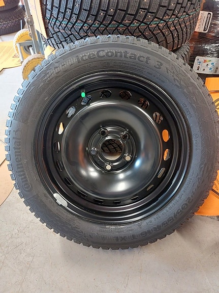 Renault Megane 16"+ 205/55R16 Conti ice3