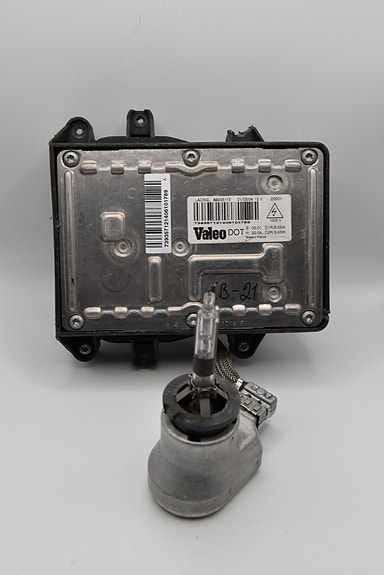 Volvo V70 -07 Xenon ballast 89035113 + johto