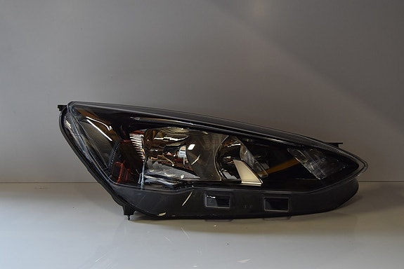 Ford Focus -20 ajovalo oikea